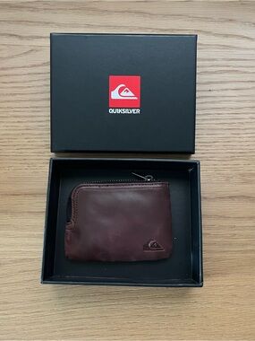 Quiksilver Burgundy Leather Zip Coin Wallet